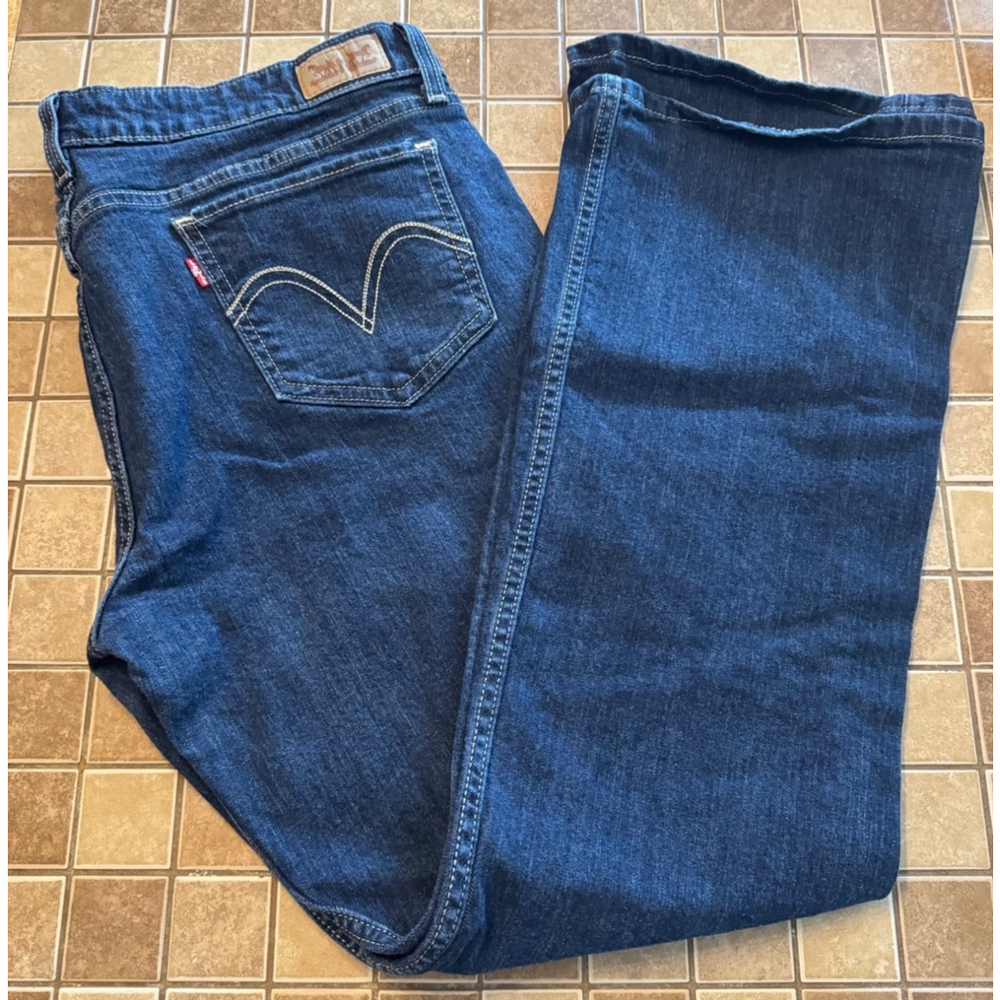 Women's Levi's Jeans, Size 17, Dark Blue